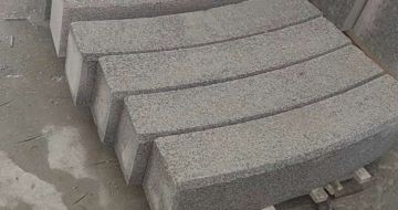 宜春芝麻白弧形路牙石