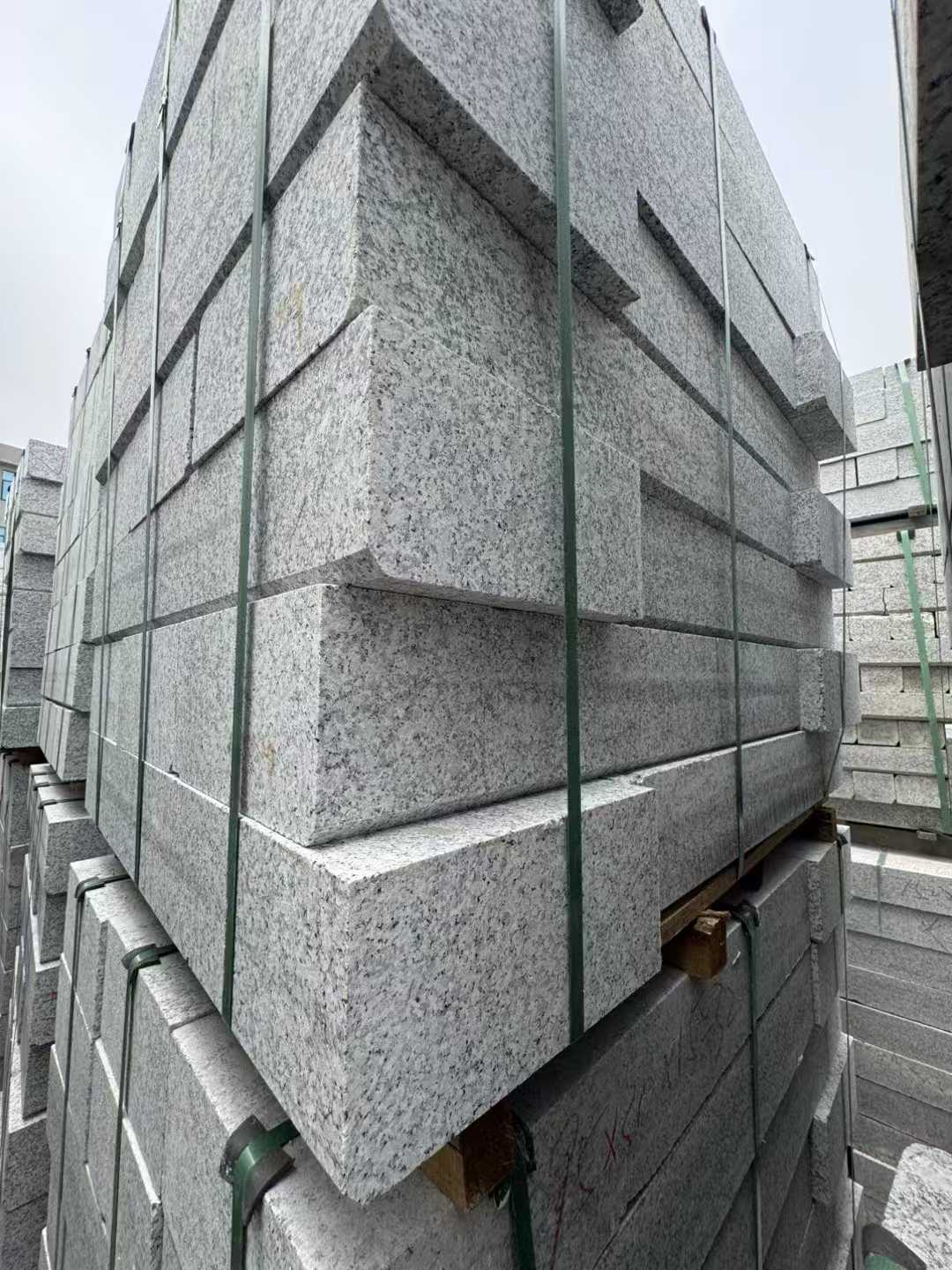 宜春芝麻白路牙石 马路牙子