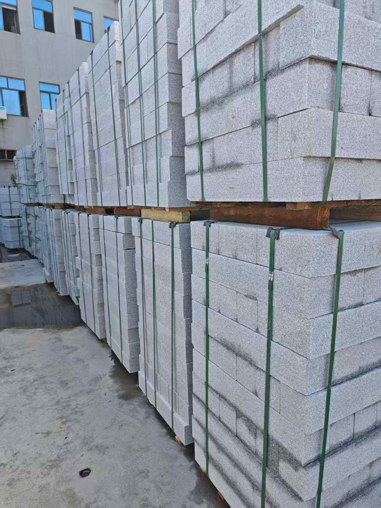 宜春芝麻白路牙石，路侧石